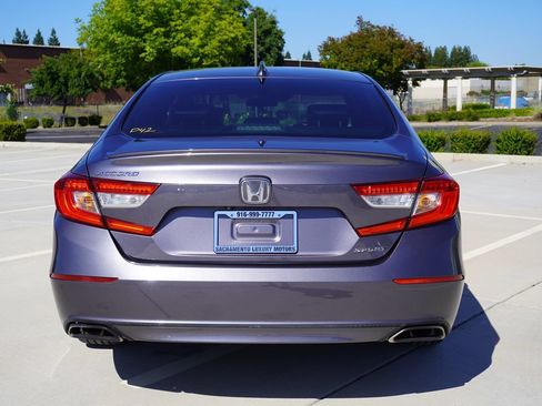 Used 2018 Honda Accord Sport image 11