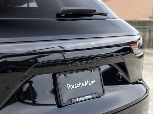 Certified 2022 Porsche Cayenne S AWD/4WD image 23