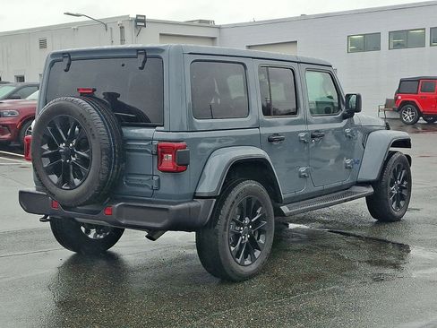 Used 2025 Jeep Wrangler Unlimited Sahara image 6