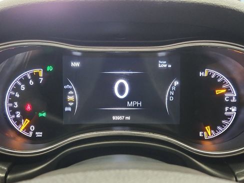 Used 2018 Jeep Grand Cherokee Altitude image 14