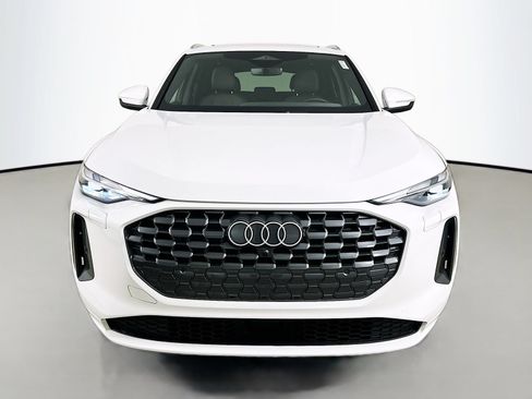 Used 2025 Audi Q5 Premium w/ Convenience Package AWD/4WD image 2
