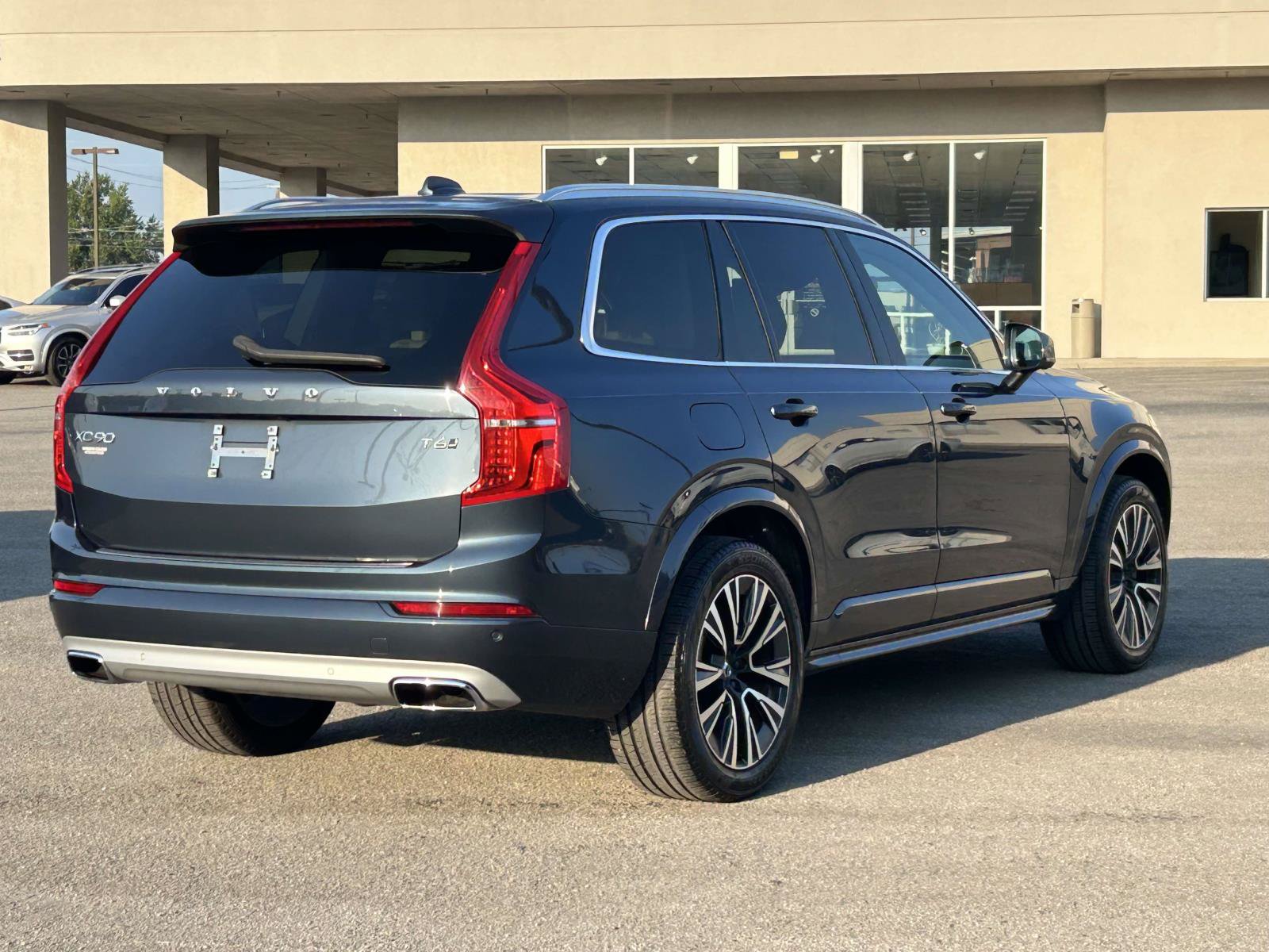 Used 2020 Volvo XC90 T6 Momentum w/ Protection Package Premier AWD/4WD image 7