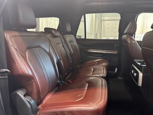 Used 2024 Ford Expedition Max Limited AWD/4WD image 33