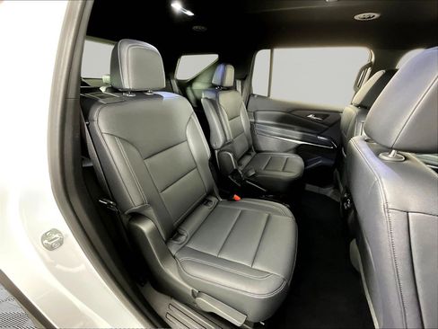 Used 2026 Chevrolet Traverse LT AWD/4WD image 25
