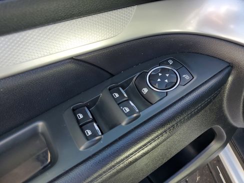 Used 2017 Ford Explorer XLT w/ Equipment Group 202A image 14