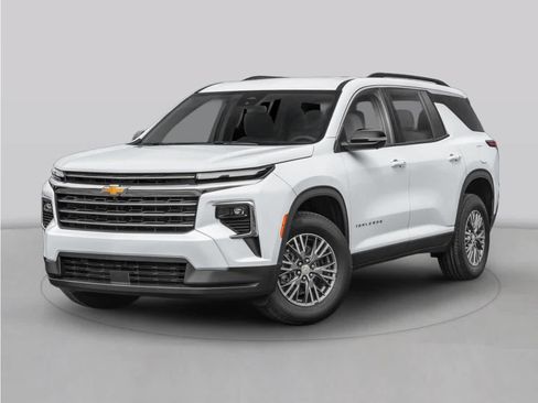 Used 2025 Chevrolet Traverse LT w/ Enhanced Driving Package FWD image 1
