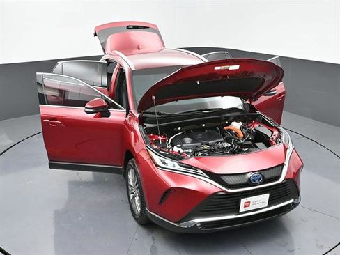 Certified 2024 Toyota Venza Limited AWD/4WD image 45