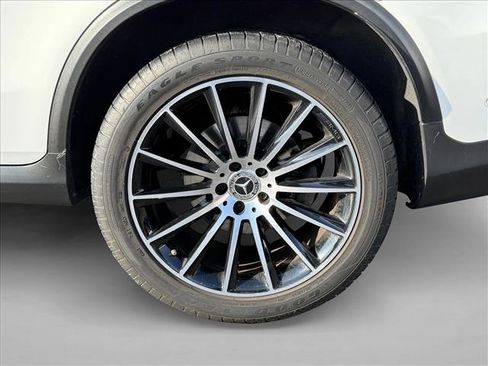 Used 2021 Mercedes-Benz GLC 300 GLC 300 image 9