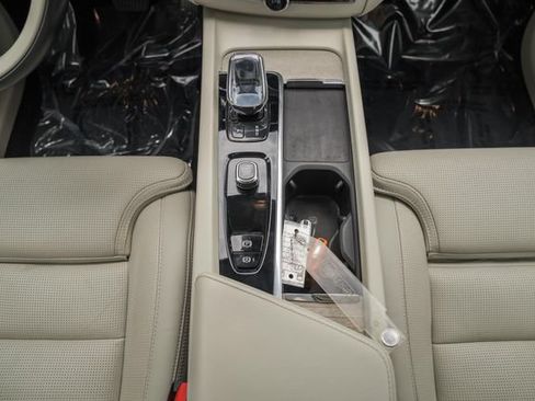 Certified 2022 Volvo XC60 B5 Inscription AWD/4WD image 27