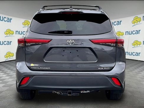 Used 2021 Toyota Highlander XLE AWD/4WD image 5