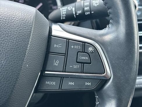 Used 2021 Toyota Highlander XLE FWD image 29