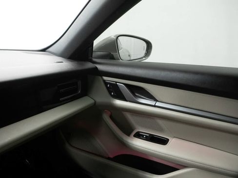 Used 2025 Porsche Taycan 4S image 31
