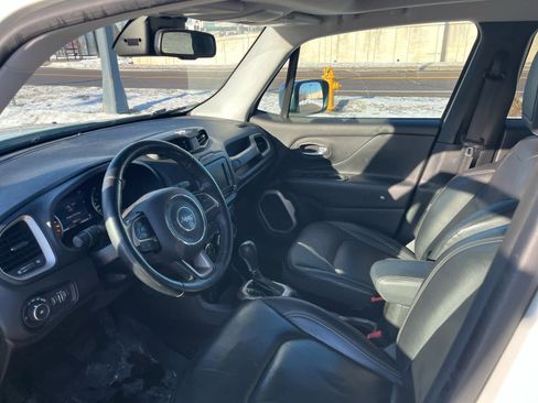 Used 2017 Jeep Renegade Limited image 10