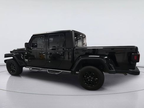 Used 2023 Jeep Gladiator Overland AWD/4WD image 6