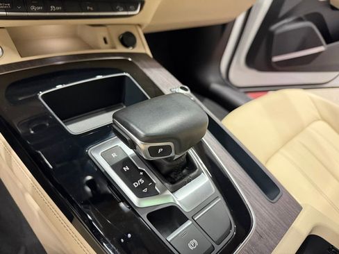 Used 2021 Audi Q5 2.0T Premium Plus w/ Premium Plus Package AWD/4WD image 44