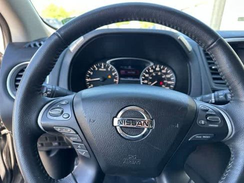 Used 2020 Nissan Pathfinder SV AWD/4WD image 9