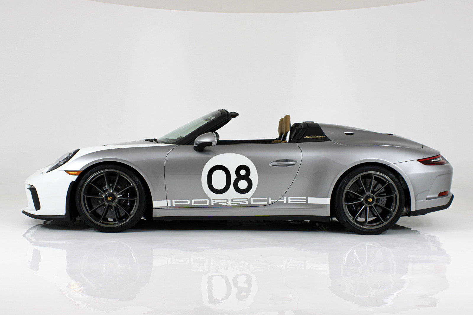 Used 2019 Porsche 911 Speedster RWD image 4