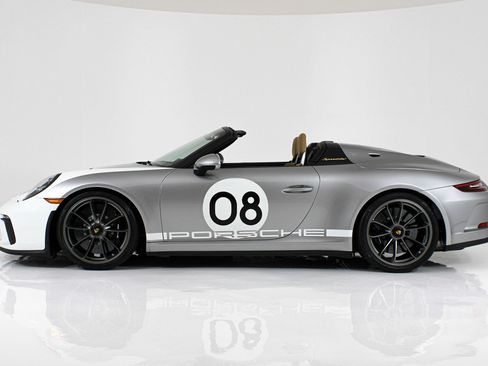 Used 2019 Porsche 911 Speedster RWD image 4