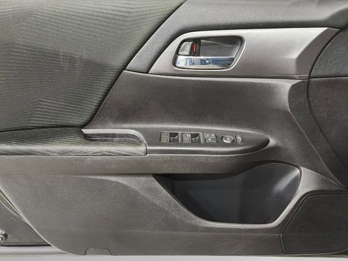 Used 2015 Honda Accord LX image 17