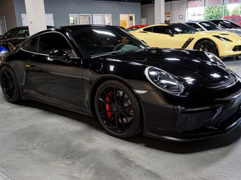 Used 2018 Porsche 911 GT3 RWD image 2