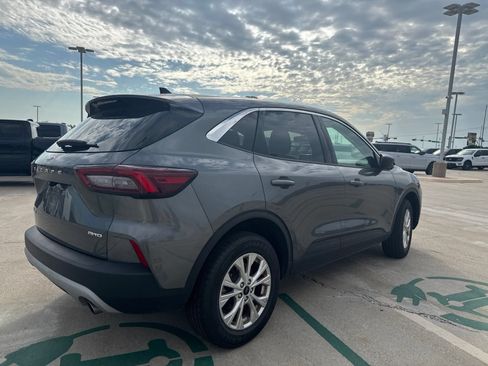 Used 2024 Ford Escape Active AWD/4WD image 3