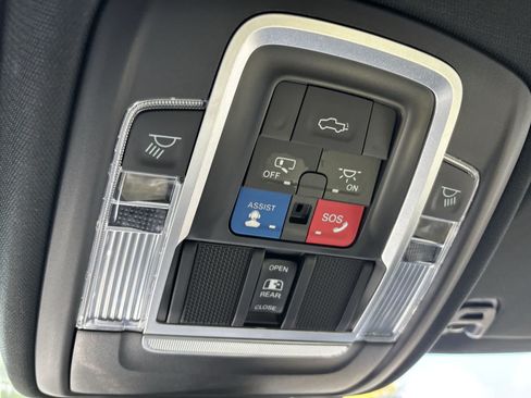 Used 2021 RAM 1500 Laramie AWD/4WD image 24