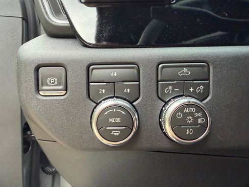 New 2026 GMC Sierra 2500 SLE w/ SLE Value Package; AWD/4WD image 12