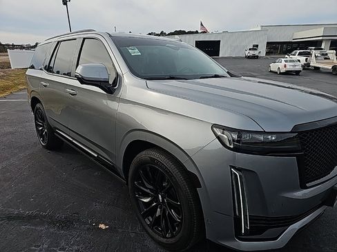 Used 2023 Cadillac Escalade Sport Platinum w/ LPO, ONYX Package image 7