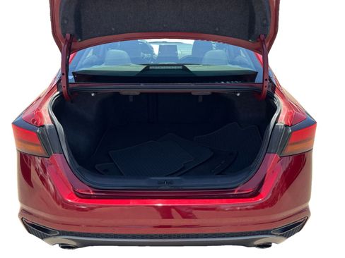 Used 2020 Nissan Altima 2.5 SR w/ Premium Package FWD image 19
