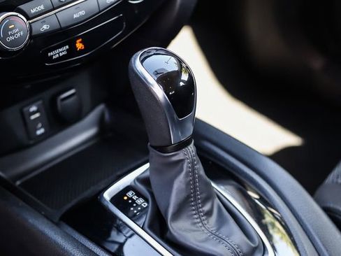 Used 2017 Nissan Rogue Sport SV w/ SV All-Weather Package AWD/4WD image 15