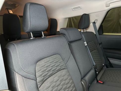 New 2025 Nissan Pathfinder SV w/ Black Appearance Package AWD/4WD image 18