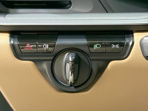 Certified 2020 Porsche 911 Carrera image 31