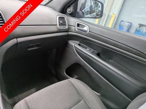 Certified 2018 Jeep Grand Cherokee Laredo RWD image 12
