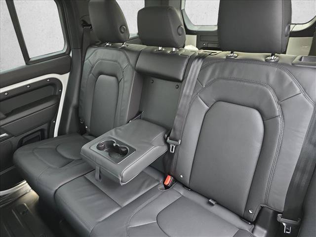 Used 2026 Land Rover Defender 110 X-Dynamic SE AWD/4WD image 13