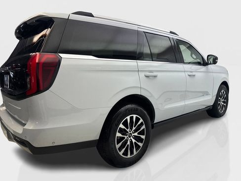 Used 2025 Ford Expedition Platinum AWD/4WD image 13