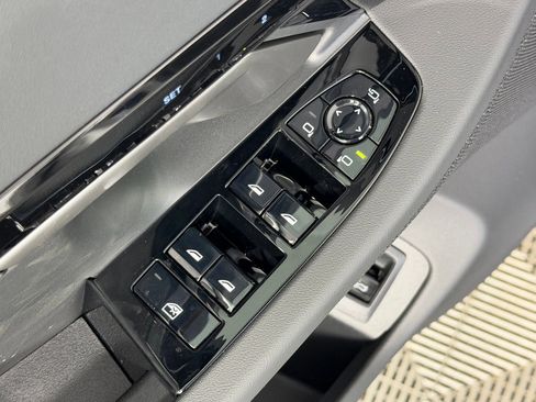 Used 2026 BMW 530i w/ Convenience Package RWD image 20