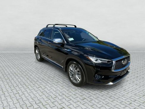 Certified 2025 INFINITI QX50 Luxe w/ Accent Package AWD/4WD image 2