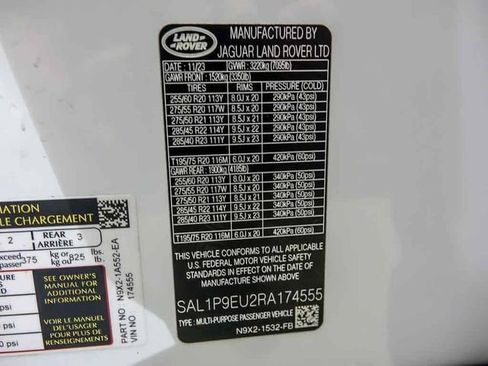 Used 2024 Land Rover Range Rover Sport SE AWD/4WD image 31