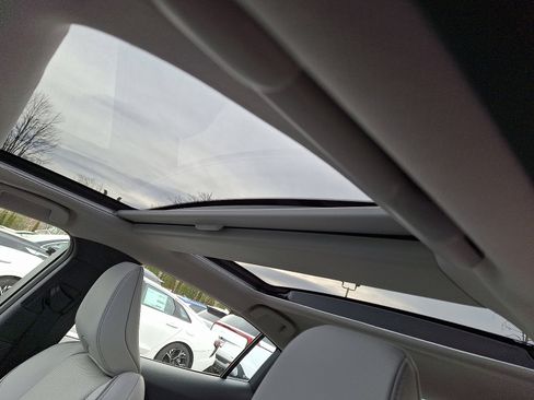 Used 2024 Toyota Prius XLE image 14