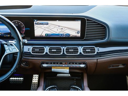 New 2026 Mercedes-Benz GLS 580 4MATIC image 12