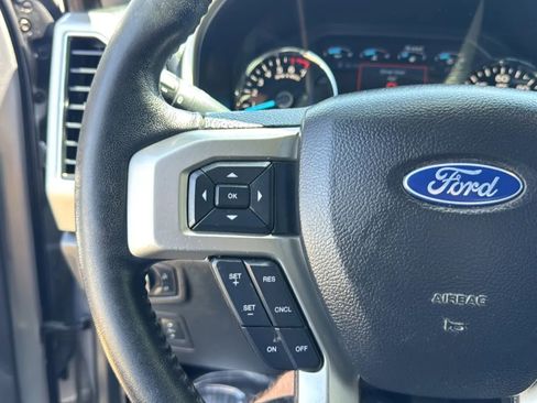 Used 2020 Ford F150 Lariat RWD image 25