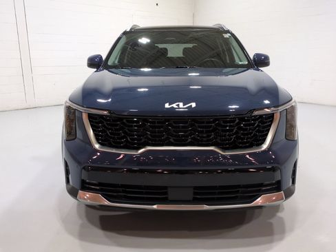 Used 2024 Kia Sorento EX w/ Panoramic Sunroof Package FWD image 8