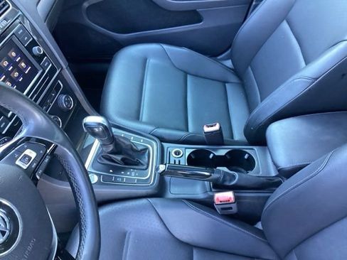 Used 2020 Volkswagen Golf 4-Door image 27