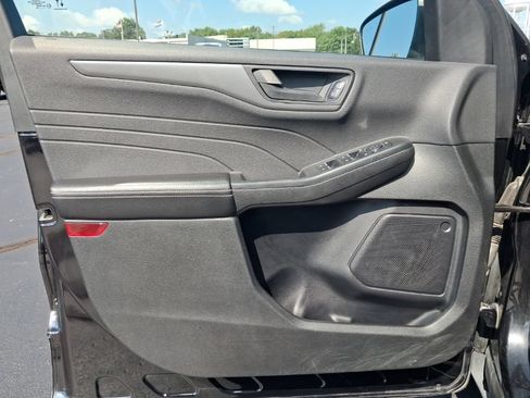 Certified 2025 Ford Escape Active FWD image 2