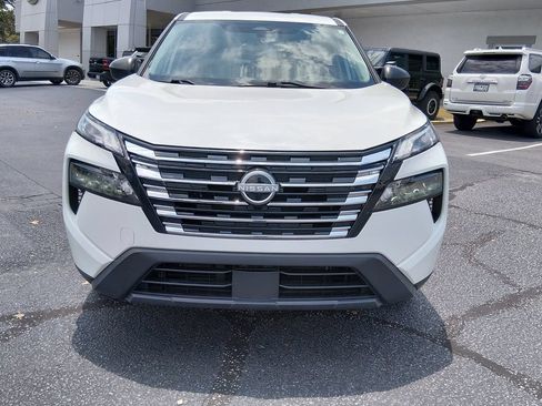 Used 2024 Nissan Rogue S AWD/4WD image 9
