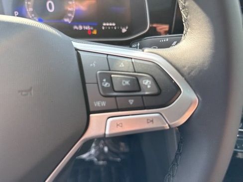 Used 2025 Volkswagen Jetta SE FWD image 39