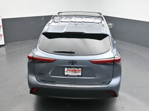 Used 2023 Toyota Highlander XLE FWD image 34