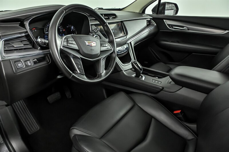 Used 2018 Cadillac XT5 Luxury AWD/4WD image 16