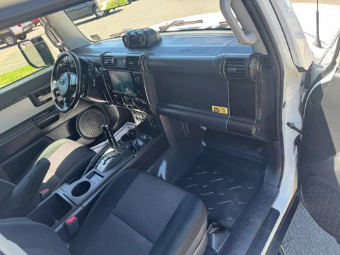 Used 2008 Toyota FJ Cruiser 4WD image 34