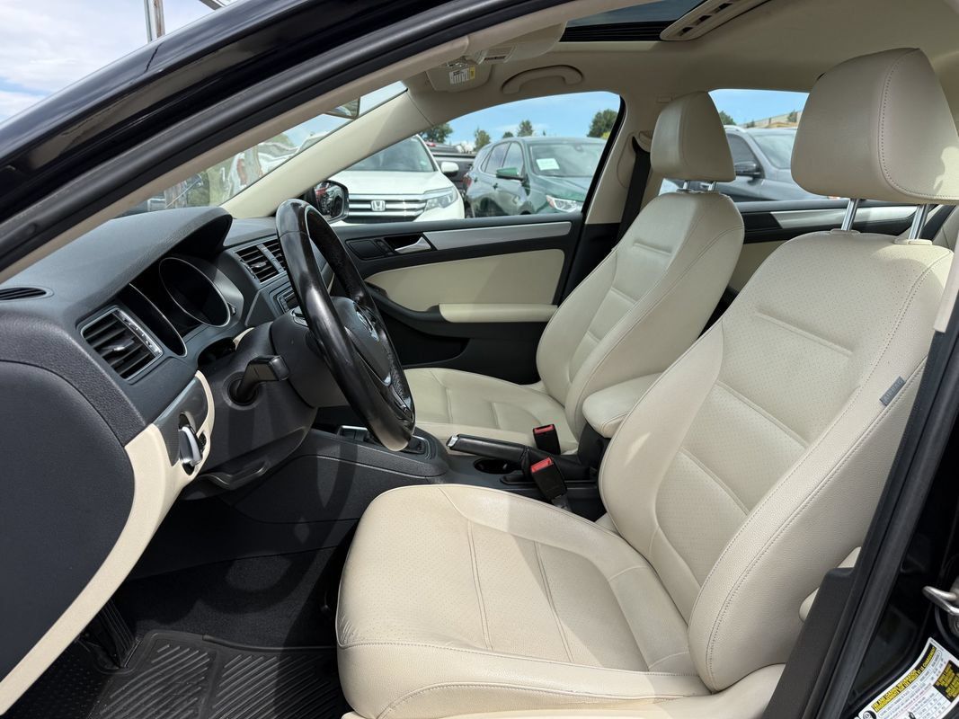 Used 2017 Volkswagen Jetta SE FWD image 15